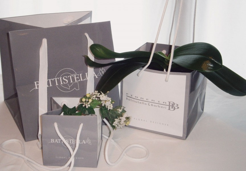 new-1--busta-in-carta-costruzione-manuale-fondo-quadro